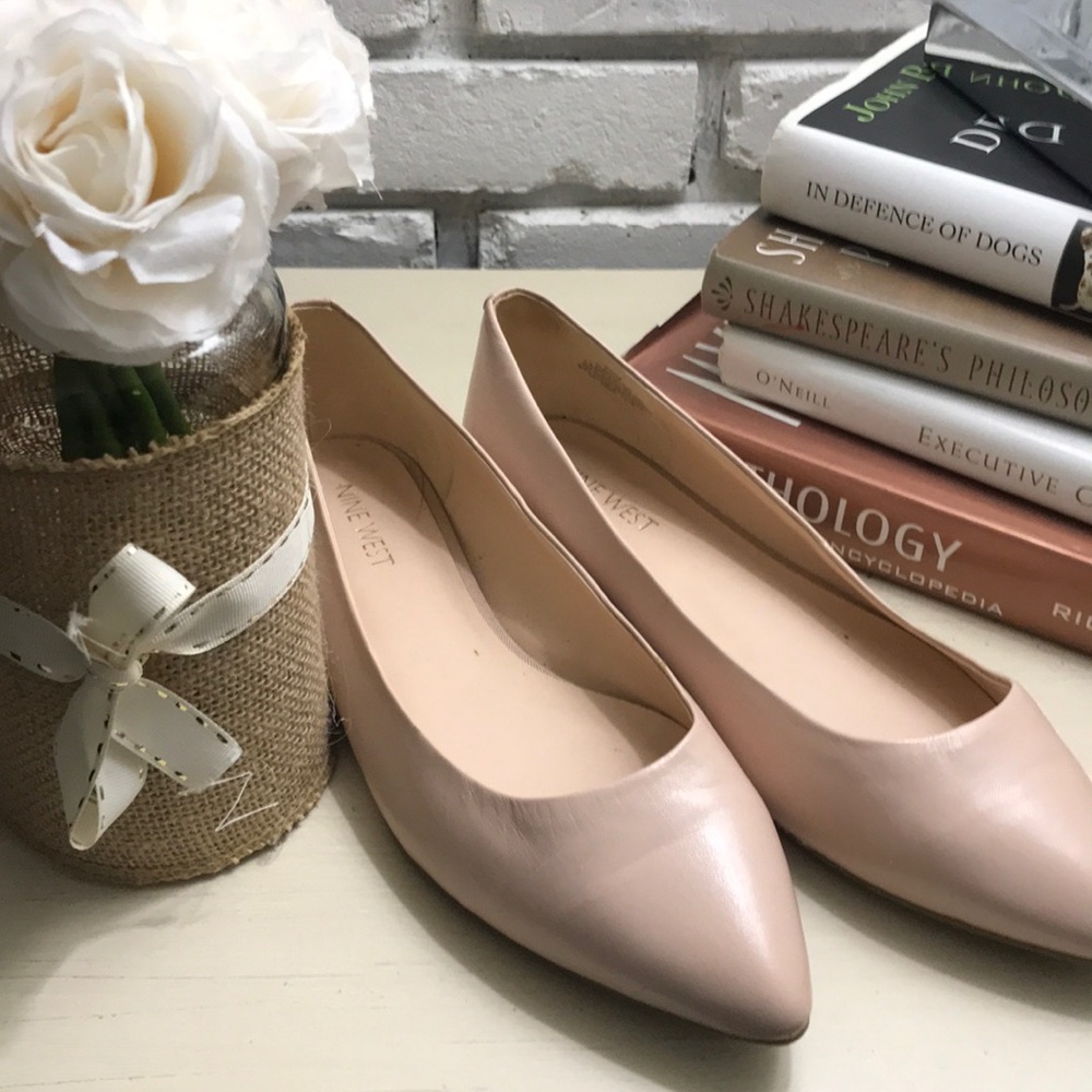 Perfect for spring! Leather pink flats